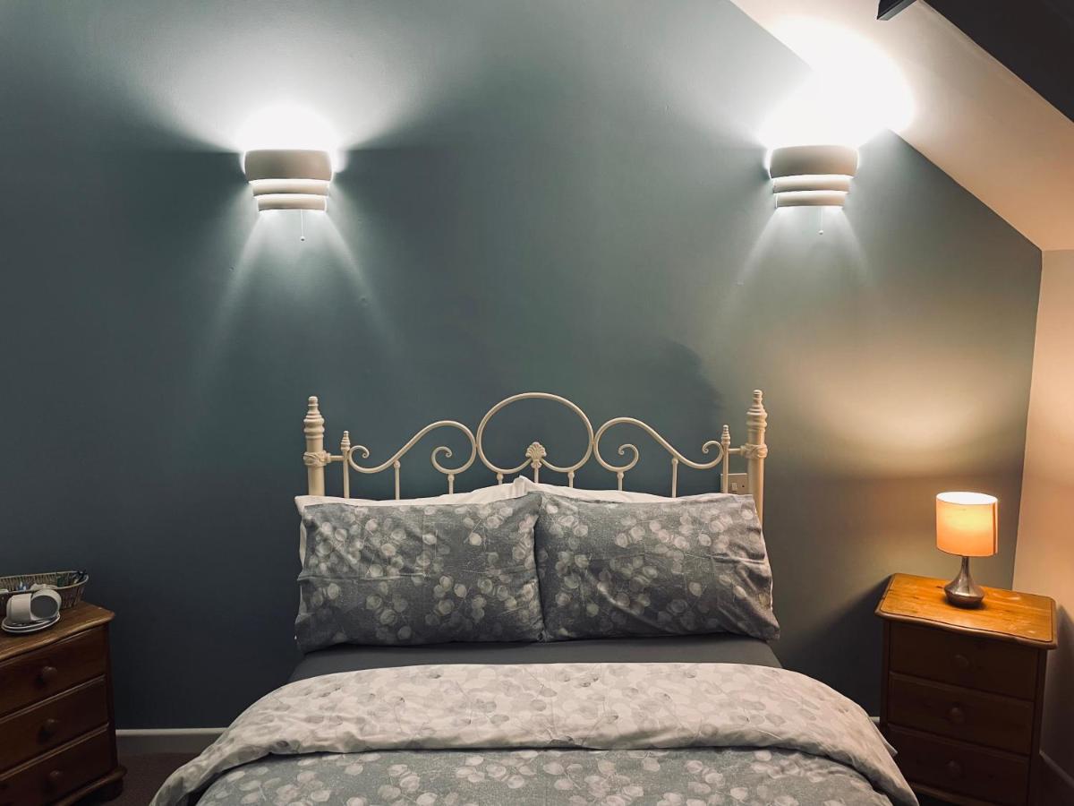 The Tuckers Arms Bed & Breakfast แอ็กซ์มินสเตอร์ ภายนอก รูปภาพ